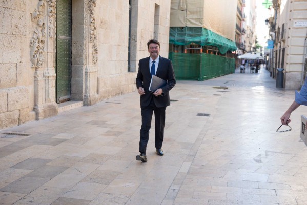 Toma de posesión de Luis Barcala (PP) como Alcalde de Alicante (Fotos: Rafa Molina)
