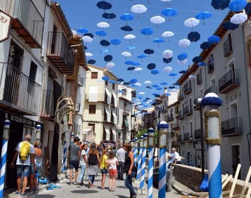 Morella engalana sus calles para celebrar el Sexenni 