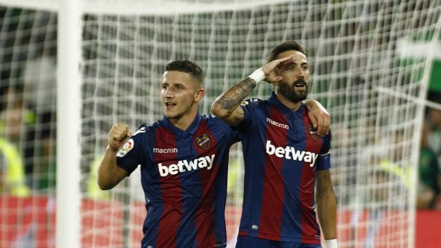 El Levante asalta el Villamarín con un Morales espléndido