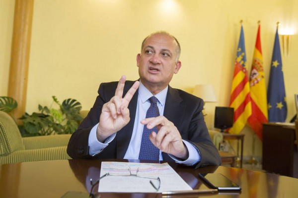 La Comunitat aspira a liderar un programa europeo de cooperación dotado con 500 millones