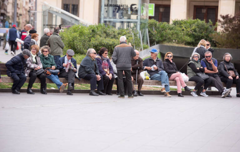 La Comunitat tiene 2,1 cotizantes por cada pensionista, por debajo de la media española