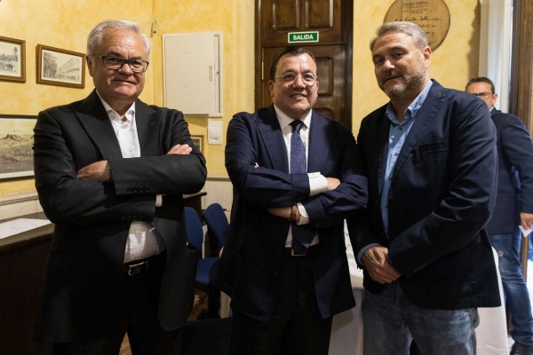 Cata de los vinos de Tempos Vega Sicilia en Alicante (Fotos: PEPE OLIVARES)