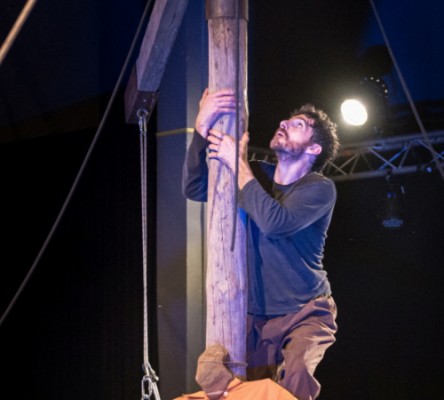 Sagunt a Escena presenta el espectáculo 'Mira't', de la compañía Circ Pànic
