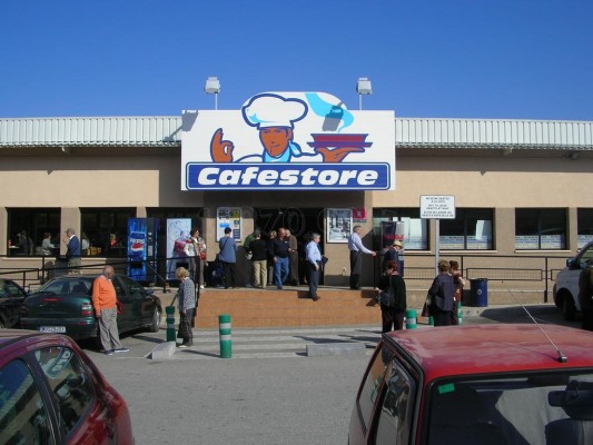 Cafestore, de Sacyr, se hace con la gestión de la residencia de las Fuerzas Armadas en Alicante