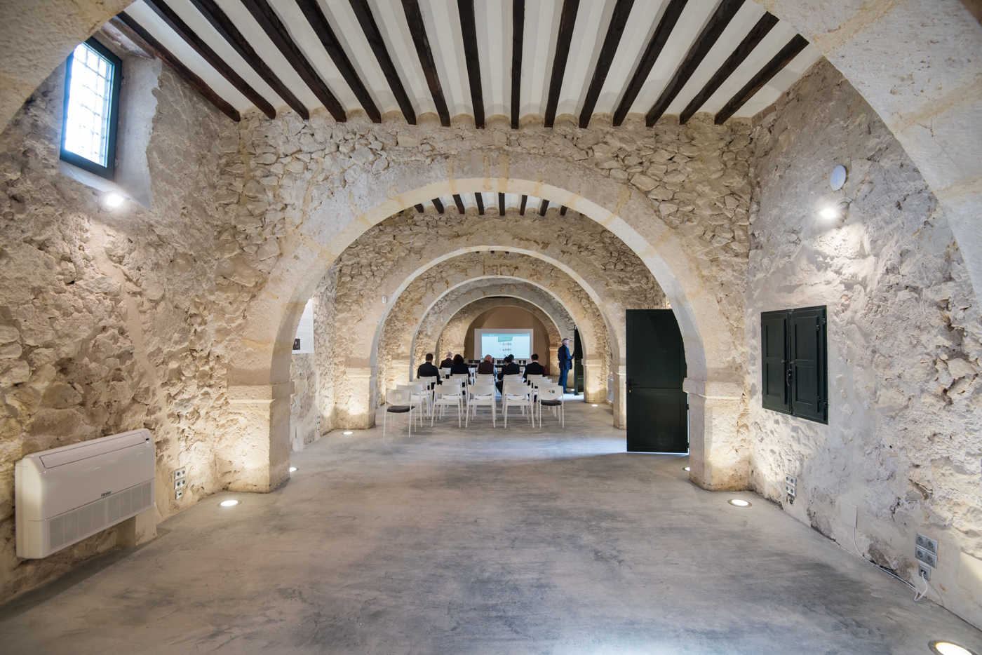 La austosuficiencia energética, a debate en Torre Juana (Fotos RAFA MOLINA)