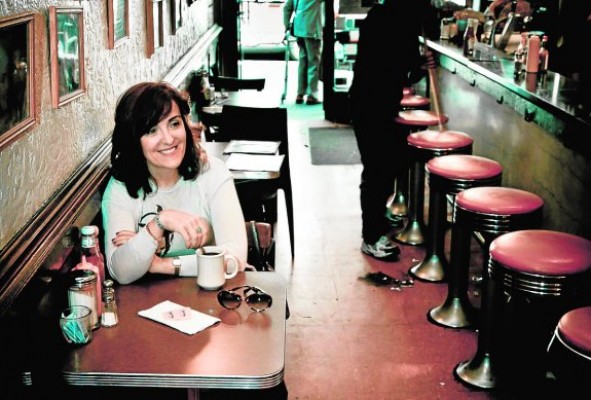Elvira Lindo presenta su nuevo libro en Sabios en Rambleta