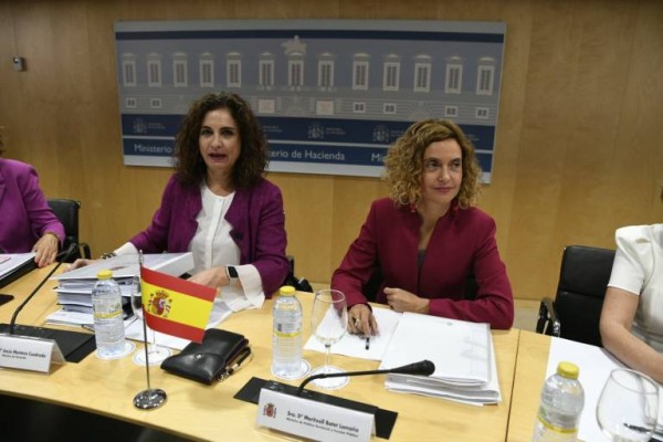 El Gobierno no aprobará la nueva senda de déficit hasta dejar al PP sin margen de veto en el Senado