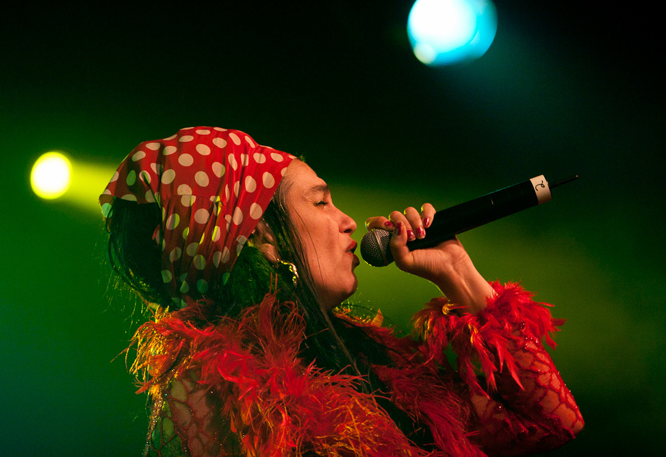 Marinah hace brotar su sonido 'afrolailo' en el Etnomusic Estiu