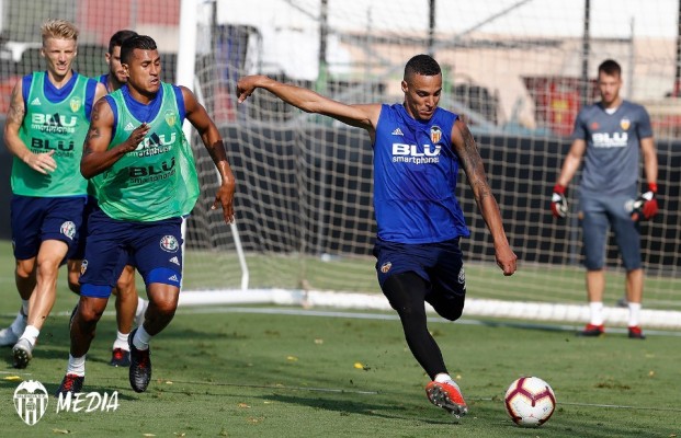 Última sesión de trabajo antes de viajar a Cornellà sin Garay ni Coquelin