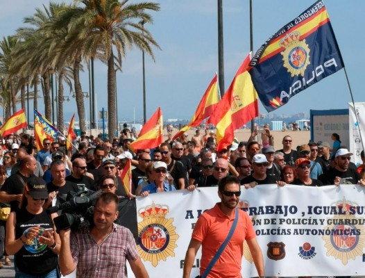 Policías nacionales y guardias civiles claman por la 