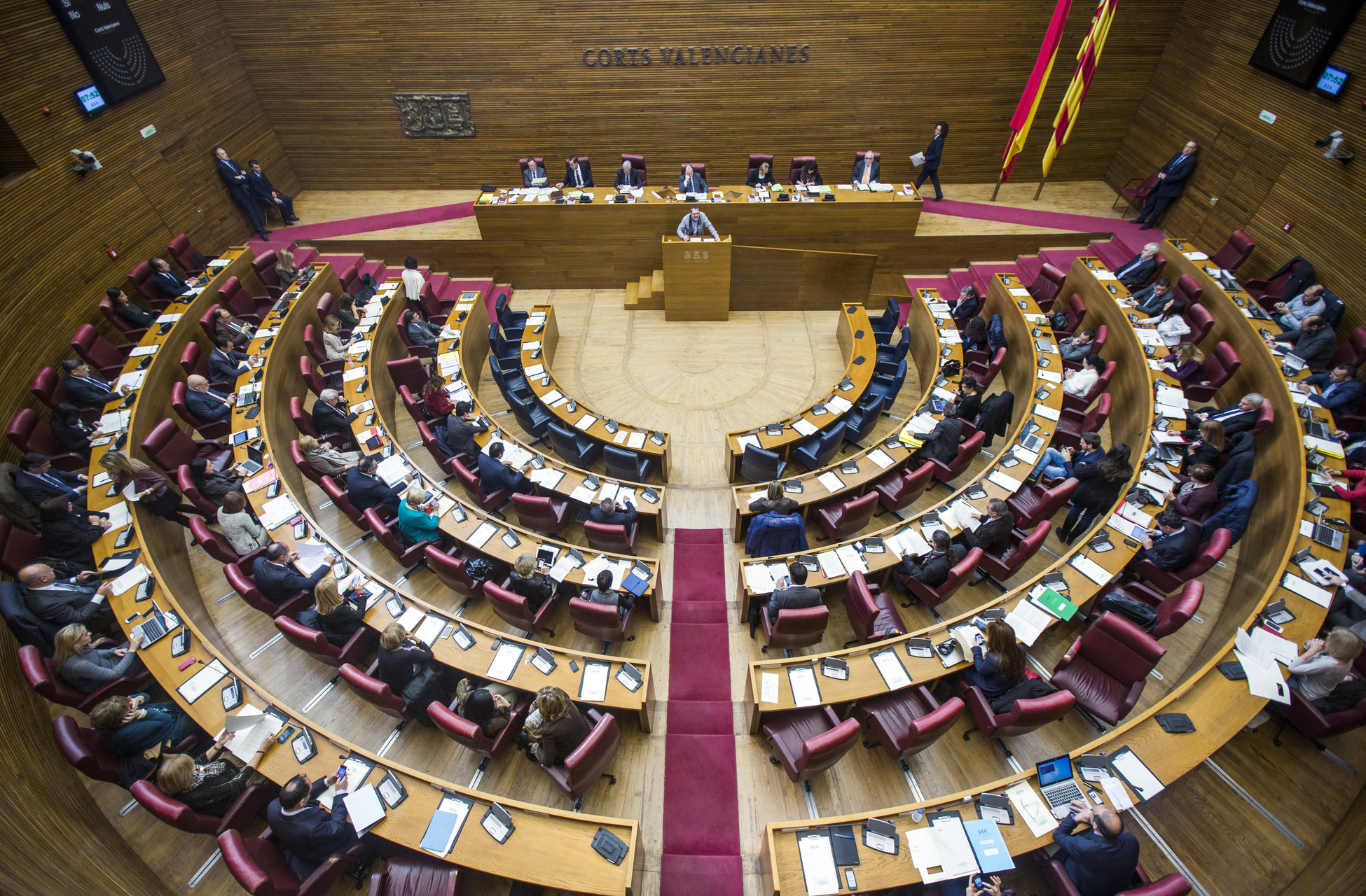 El ranking de los diputados que han sido más activos en Les Corts en el último año