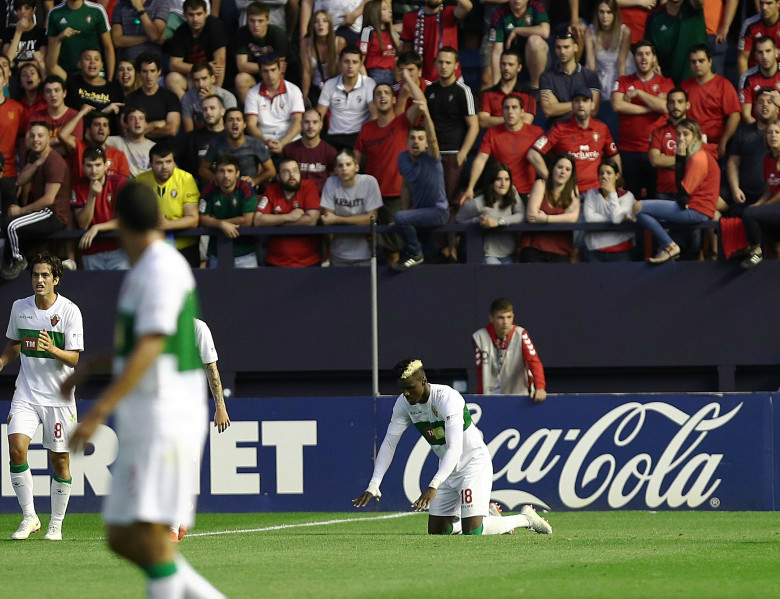 Un Elche peleón frustra el estreno de Osasuna en El Sadar