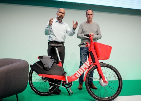 Uber estudia ampliar su negocio con scooters y bicicletas eléctricas para trayectos cortos