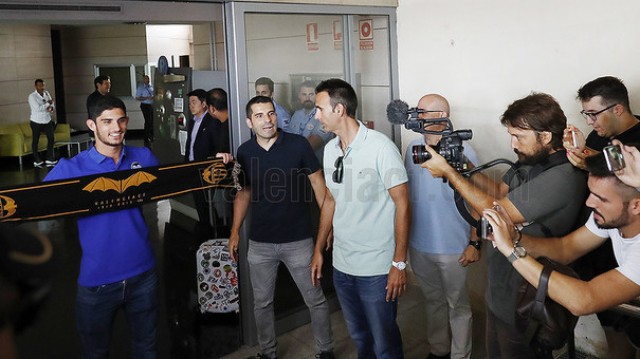 Estoy muy agradecido a Peter Lim y a la afición y quiero marcar muchos goles
