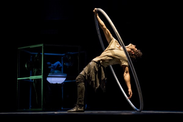 Zen del Sur cuestiona en 'Wake app!' el papel de las nuevas tecnologías a través del circo y la acrobacia