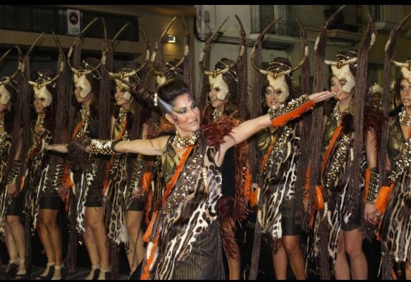 Bellreguard se prepara para la entrada de moros y cristianos de sus fiestas mayores