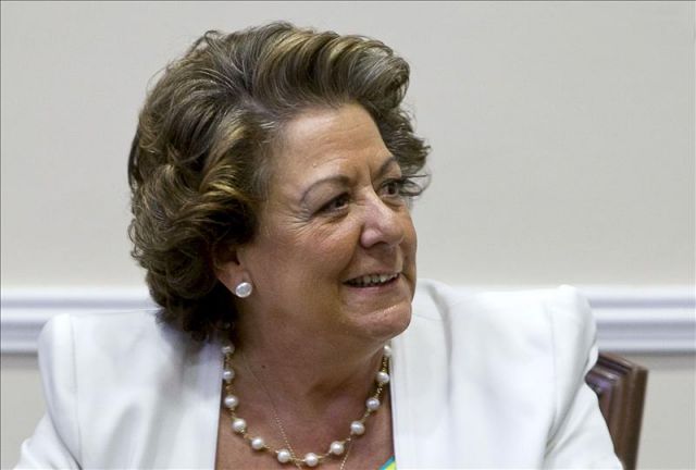 Les Corts concluyen que Rita Barberá no tiene obligación de comparecer por Taula