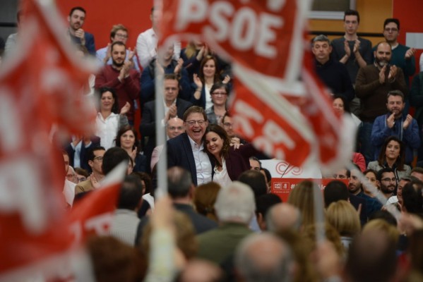 Pedro Sánchez arropa a Sandra Gómez como candidata del PSPV en València (Fotos: KIKE TABERNER)