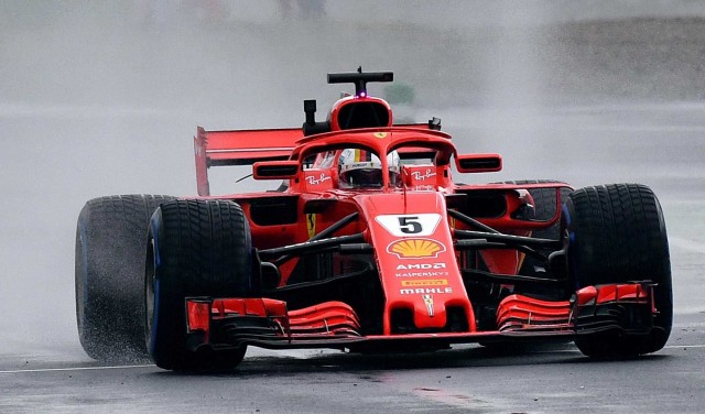 Vettel y Kimi apuntan a un 'doblete' de Ferrari en Monza