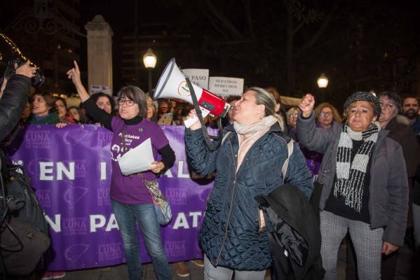 Manifestación feminista 15E en Alicante (fotos RAFA MOLINA)