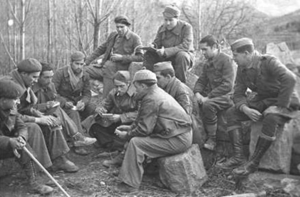 Las fotografías de 'Finezas' sobre la Guerra Civil inician una nueva vida 2.0