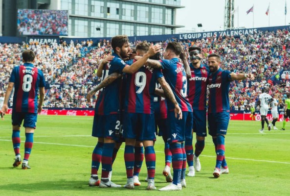 El Levante completa su inicio más goleador desde 1963