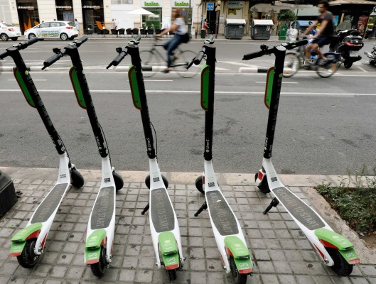El Ayuntamiento de València ordena retirar los patinetes eléctricos de las calles