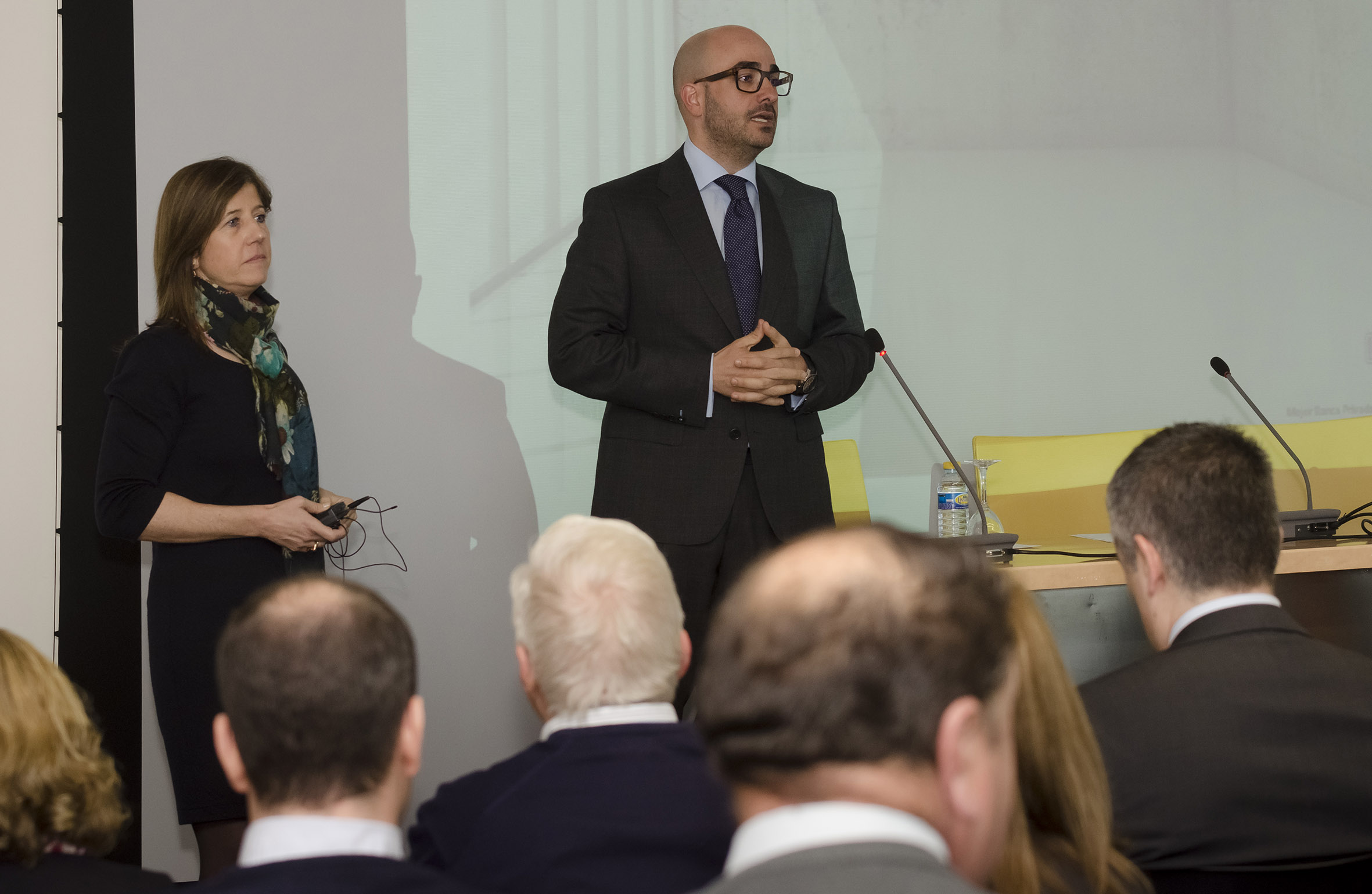 CaixaBank analiza en Forinvest las perspectivas económicas para este año