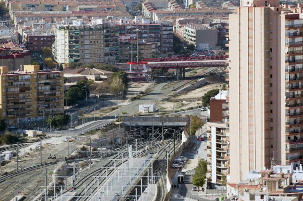 Alicante cumple y cubre 'su deuda' por las obras del AVE un año después del pacto con Fomento   