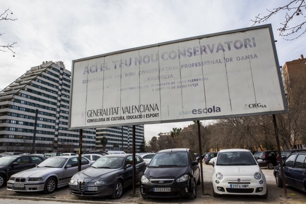 El BEI apremia a la Generalitat para terminar los 22 colegios que faltan del Crea Escola