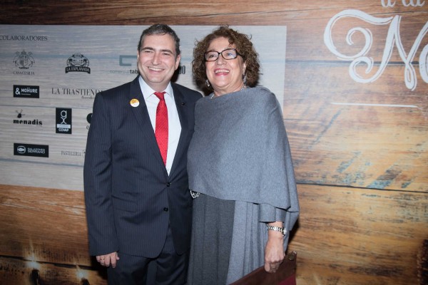 Cocktail solidario de Vectalia (fotos PEPE OLIVARES)