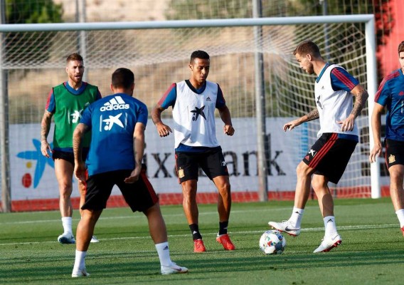Albiol regresa al grupo en la segunda sesión con Luis Enrique al mando