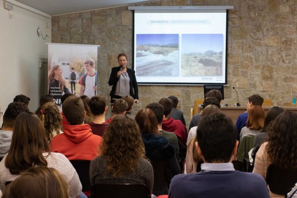 El CEU Alicante lanza el primer Bachillerato con prácticas en empresas (fotos PEPE OLIVARES)