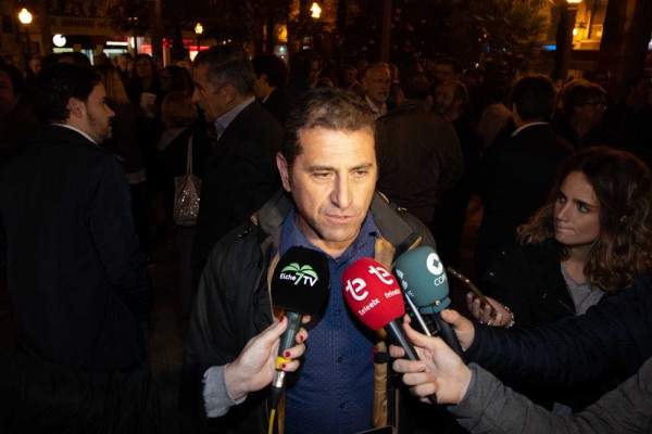 Protesta en Elche a favor de la reactivación comercial del centro (fotos PEPE OLIVARES)