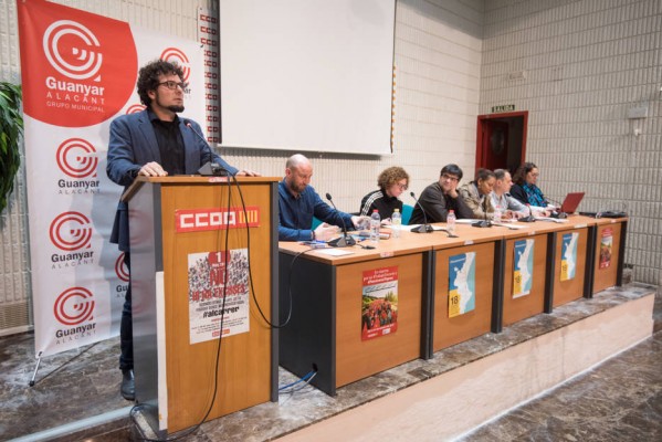 Los críticos de Podemos Alicante califican de 'reparto de plazas' la negociación con EU