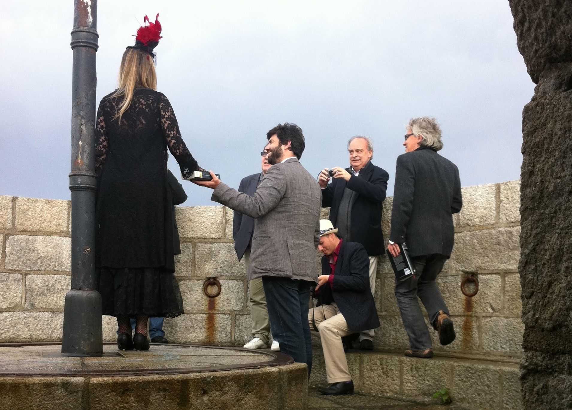 La Orden del Finnegans ordenando a una carnicera de Dublín © Manuel Martínez - 