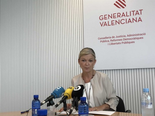 Bravo ve compatible su comisaría y la de Oltra: 