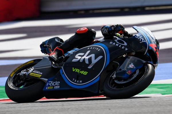 Bagnaia firma la pole en Moto2