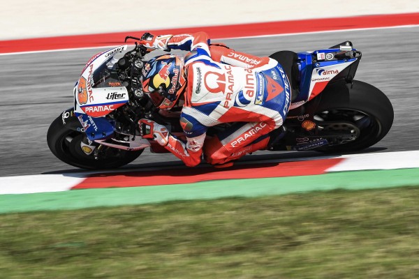 Lorenzo de récord, Márquez de caída

