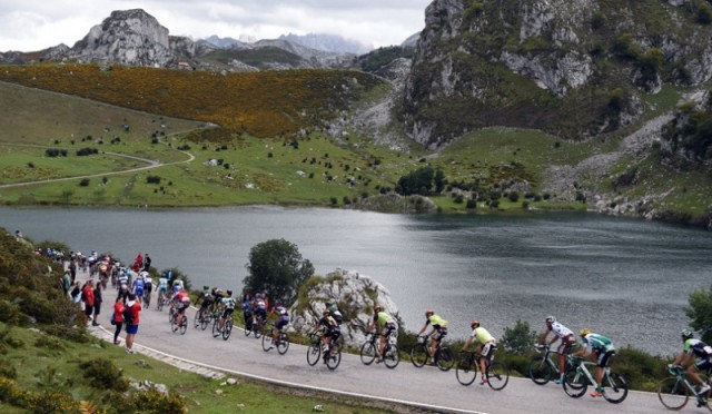 Los Lagos de Covadonga pueden dictaminar el ganador de la Vuelta