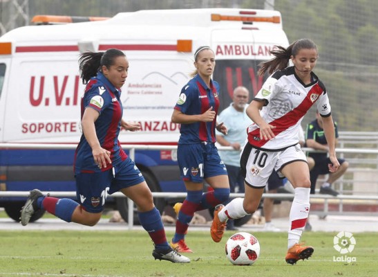 El Levante apunta su primera victoria con un gol de Ivana