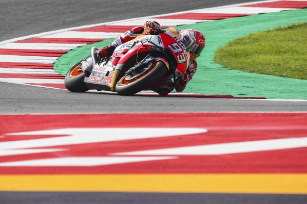 Gana Dovizioso, Márquez aumenta su ventaja

