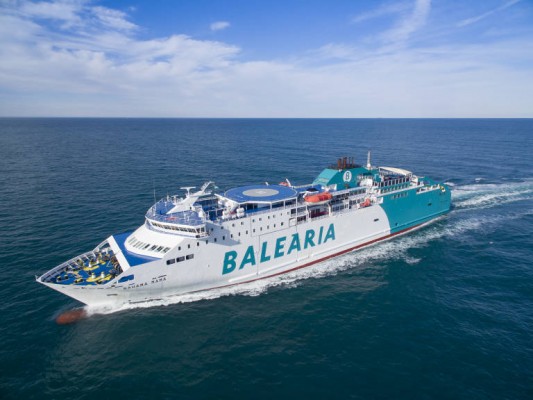 Baleària operará 3 servicios semanales entre Canarias y la Península en 2018

