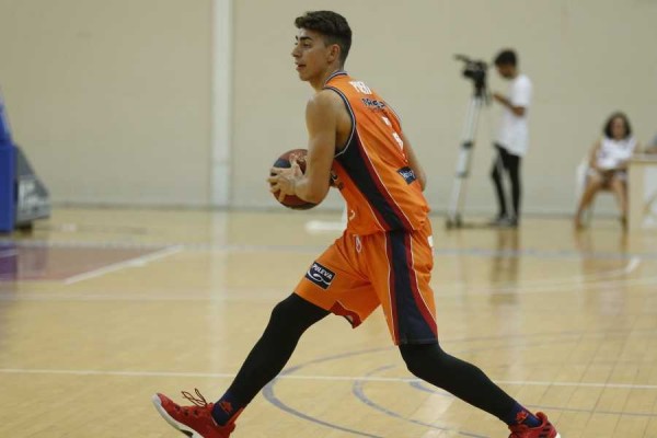 Valencia Basket hace oficial la cesión de Puerto al Oviedo