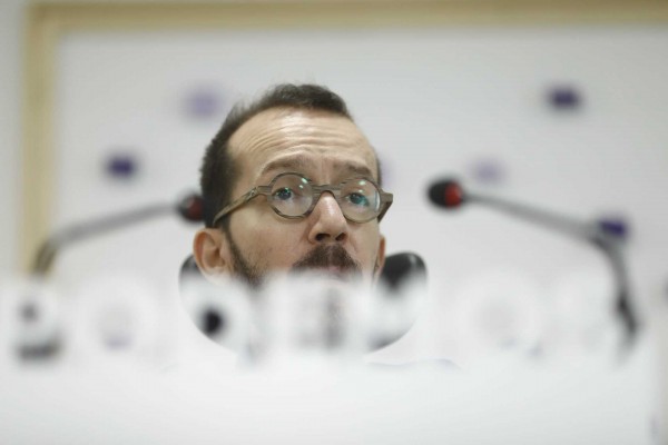 Podemos avisa a Montón de que deberá dimitir si no despeja 