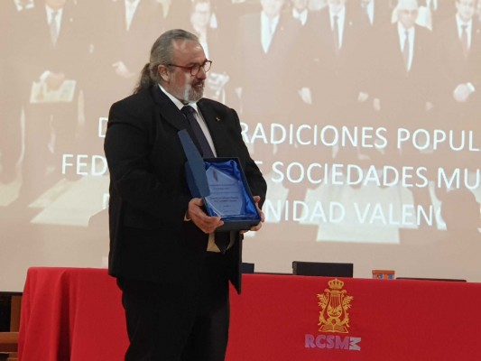 La FSMCV recibe el premio Cultura Viva de Defensa de las Tradiciones