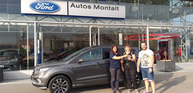 La Red Ford de Valencia entrega el premio del sorteo realizado en Bioparc