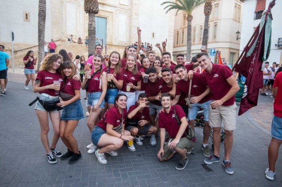 Entrada de peñas y pregón de las fiestas de La Nucía (fotos RAFA MOLINA)