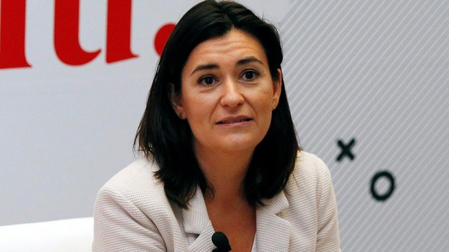 Montón pide acudir al Congreso de los Diputados para dar explicaciones por su máster