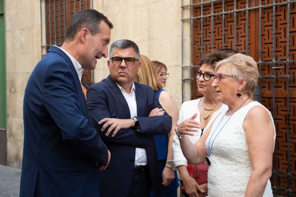 Personalidades en el Misteri d'Elx (fotos PEPE OLIVARES)